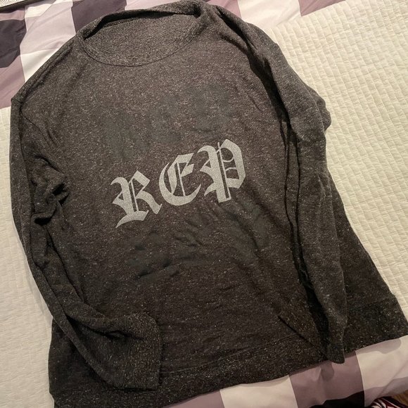 Unofficial REP Sweater - Picture 1 of 1